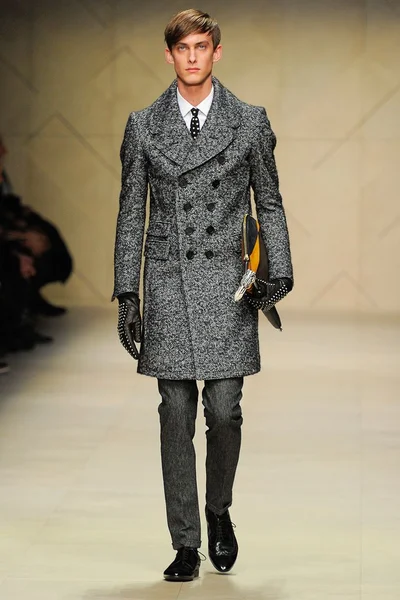 Look 7